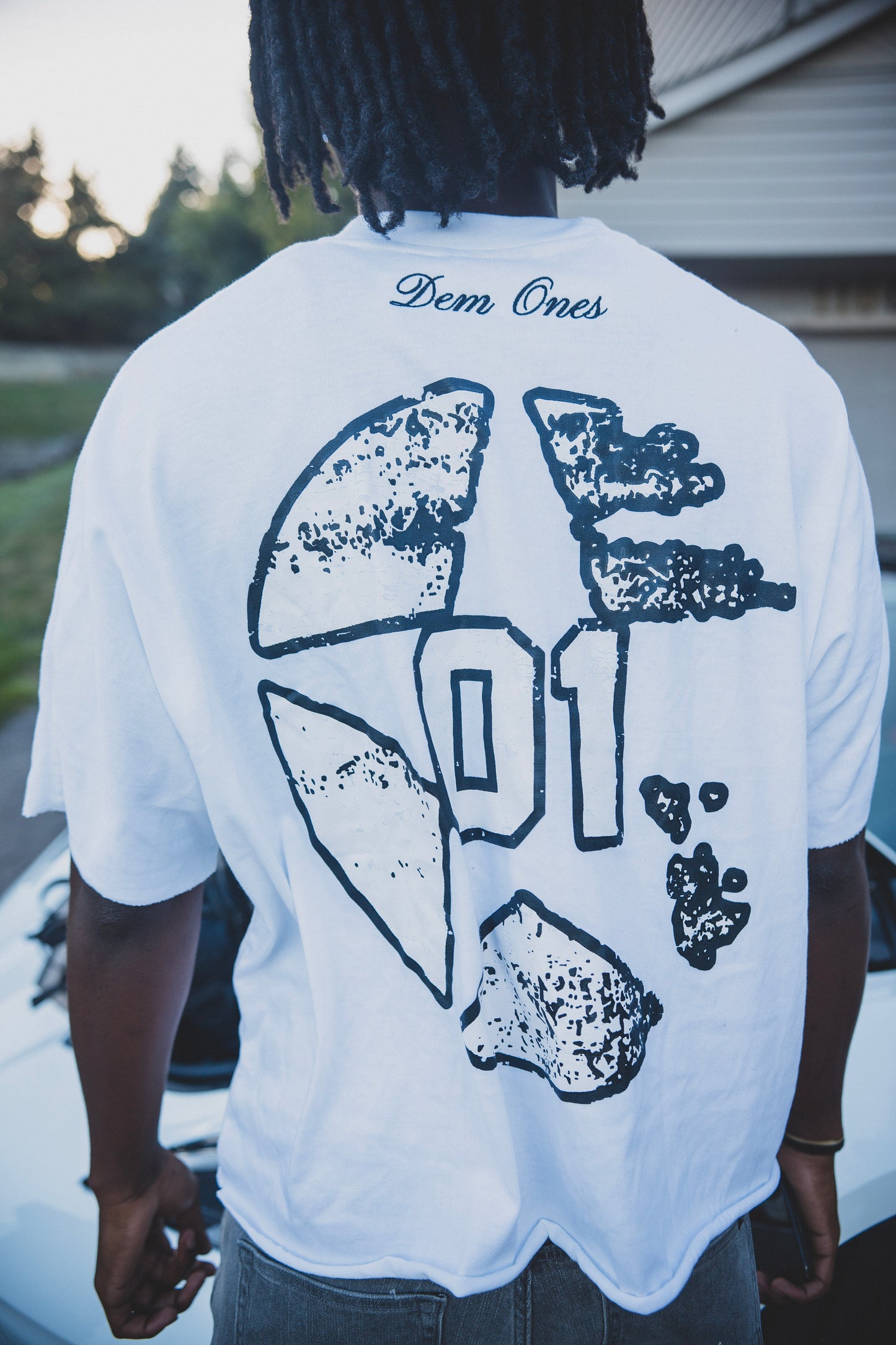 WHITE OVERSIZED TEE